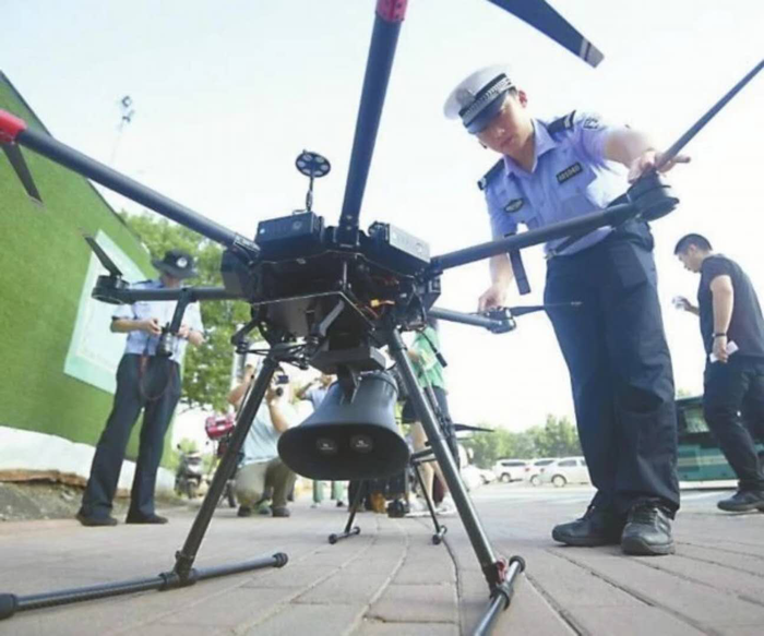 大疆交通警用無人機(jī)執(zhí)法案例插圖 交警利用無人機(jī)查處道路違法行為