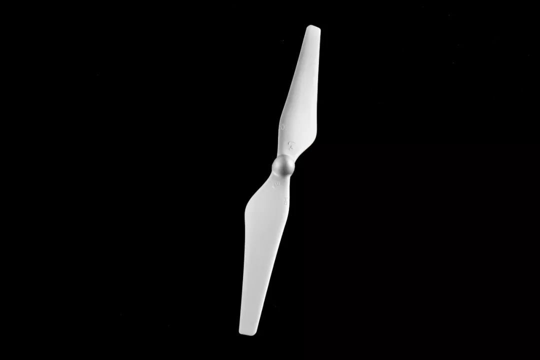 無人機(jī)槳葉背后的玄機(jī)插圖4 精靈標(biāo)配9450螺旋槳
