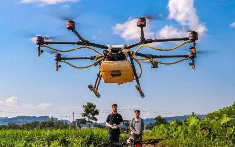 「植保無人機」無人機噴施葉面肥注意