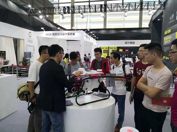 天鷹兄弟亮相深圳國(guó)際工業(yè)設(shè)計(jì)展插圖1 天鷹兄弟作為植保無(wú)人機(jī)行業(yè)領(lǐng)先的設(shè)計(jì)與創(chuàng)新者