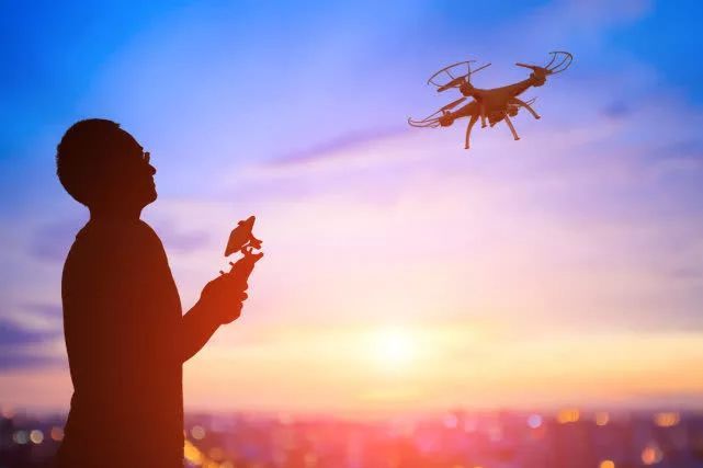 布拉斯加大學新型無人機:擁有挖掘機功能插圖1 無人機甚至可以感覺到地面是否太難以挖掘并選擇另一個地點