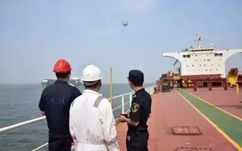 天津海關首次使用無人機“曹沖稱象”開展水尺計重