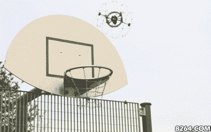 帶籠子的無人機Droneball插圖5 無人機完成一次空中投籃