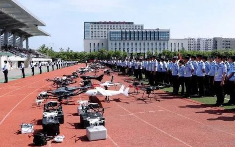 無(wú)人機(jī)變身空中警察，警務(wù)工作顯神通