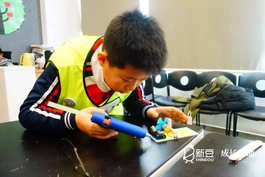 無(wú)人機(jī)冬夏令營(yíng)-《飛行工程師》無(wú)人機(jī)冬夏令營(yíng)3日營(yíng)方案插圖8 無(wú)人機(jī)冬夏令營(yíng)-《飛行工程師》無(wú)人機(jī)冬夏令營(yíng)3日營(yíng)方案