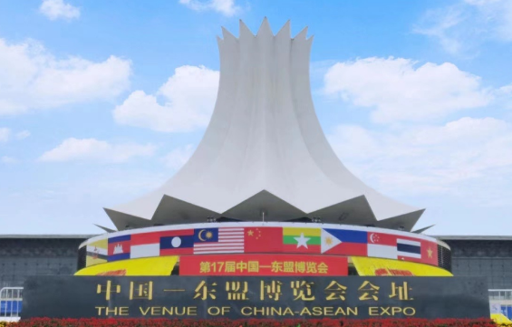 天鷹兄弟亮相東盟博覽會備受關(guān)注插圖 天鷹兄弟亮相東盟博覽會備受關(guān)注