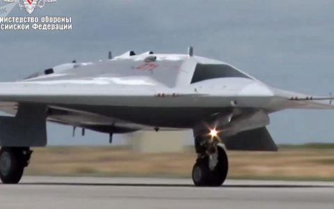 無人機空戰(zhàn)到來，2021年俄羅斯“獵人”重型無人機將發(fā)射空空導彈
