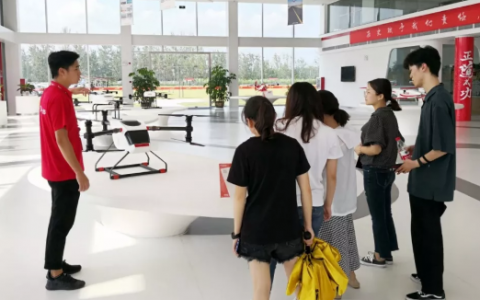 南京審計(jì)大學(xué)調(diào)研京東無人機(jī)
