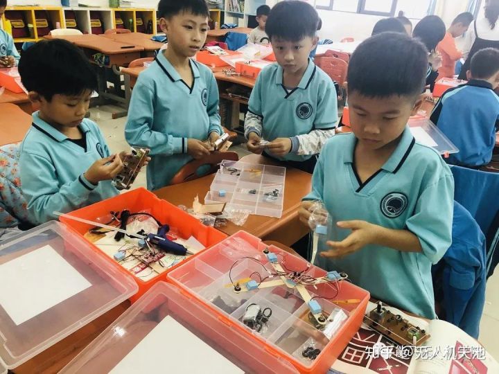 能飛無人機學院 青少年無人機教育插圖2 能飛無人機學院 青少年無人機教育