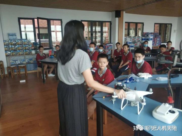 能飛無人機學院 青少年無人機教育插圖 能飛無人機學院 青少年無人機教育