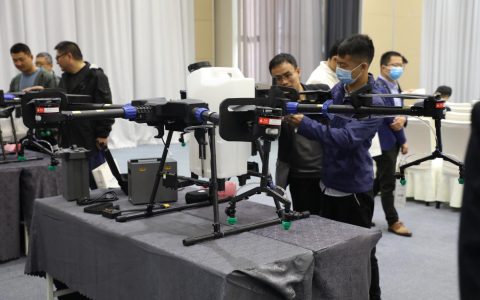 拓攻機器人，寧企拓攻發(fā)布TG26農業(yè)植保無人機