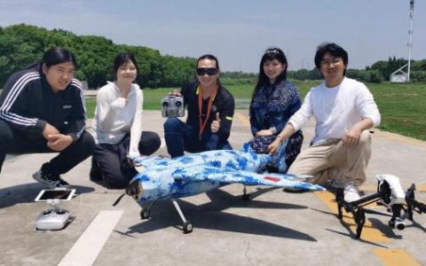 同濟大學師生模仿飛魚，研制出新型無人機，(空中滑翔的“機器飛魚”？)
