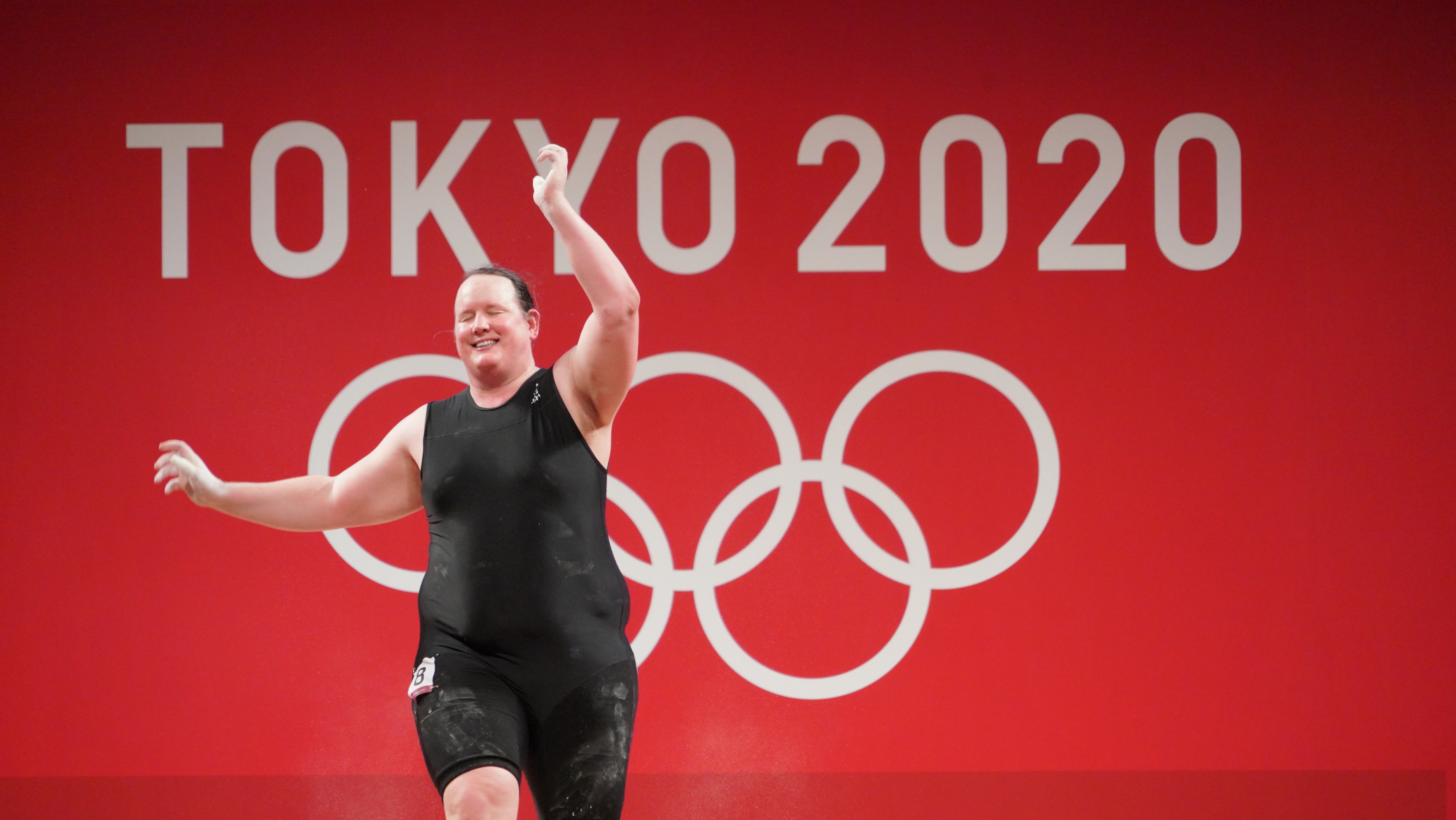 擊敗變性男選手！“大寶貝”李雯雯奪金，中國(guó)舉重7金收官