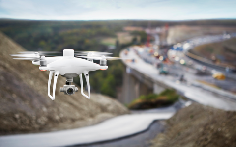 Phantom 4 RTK變高航帶多好用？（大疆精靈4 RTK險(xiǎn)實(shí)現(xiàn)電網(wǎng)智能化巡檢）