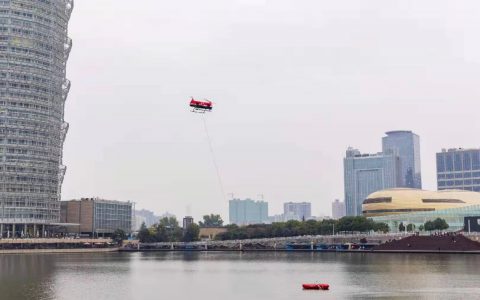 在百米以上高層建筑滅火，旋翼無人機(jī)實(shí)現(xiàn)了