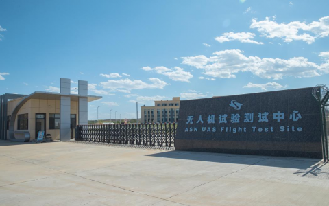 無(wú)人機(jī)是什么？（無(wú)人機(jī)運(yùn)用了哪些技術(shù)及民用應(yīng)用領(lǐng)域？）