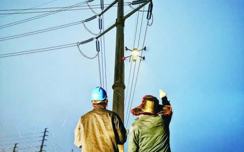 國網(wǎng)長春電力巡檢用上無人機(jī)（掌握導(dǎo)地線覆冰情況）