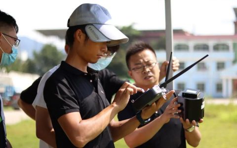 科比特?zé)o人機(jī)學(xué)院3人同行1人免單，飛手培訓(xùn)年底沖量！