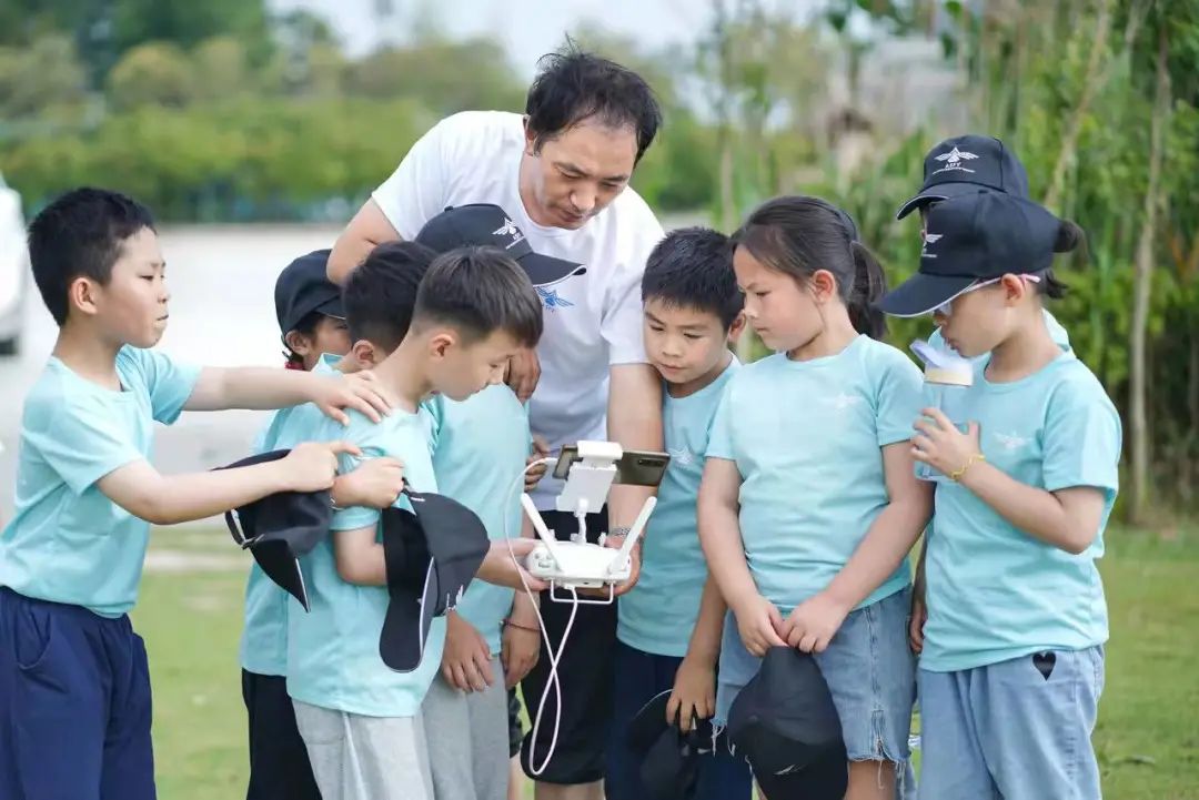2022鹽城青少年無(wú)人機(jī)考級(jí)班(鹽城無(wú)人機(jī)寒假訓(xùn)練營(yíng))插圖1 圖片