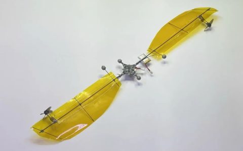 續(xù)航更久的袖珍無人機(jī)（續(xù)航為其它的無人機(jī)的兩倍）