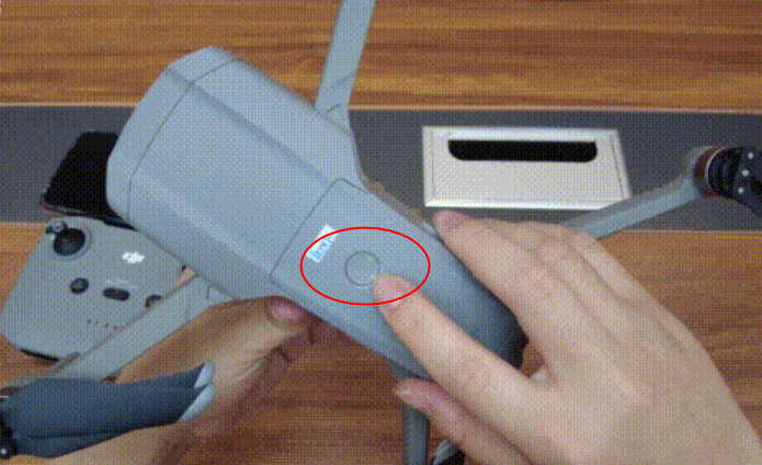 新手教程:大疆無人機和遙控器的開機方式插圖1 新手教程:大疆無人機和遙控器的開機方式
