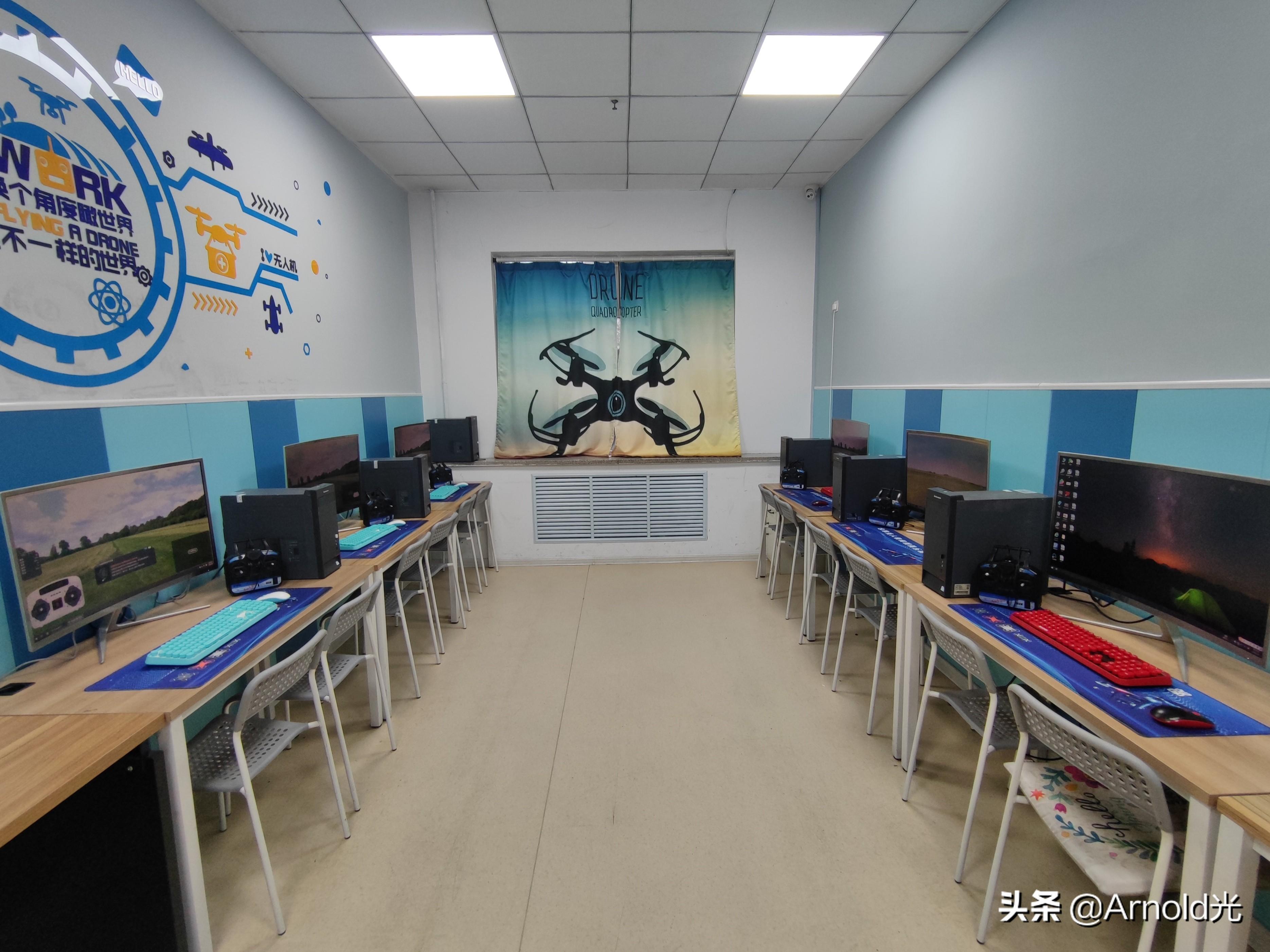 黑龍江首家“無人機(jī)創(chuàng)客中心”——水寒無人機(jī)插圖2 黑龍江首家“無人機(jī)創(chuàng)客中心”——水寒無人機(jī)
